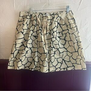 Alfred Sung Beige and Black Patterned Skirt Size Large